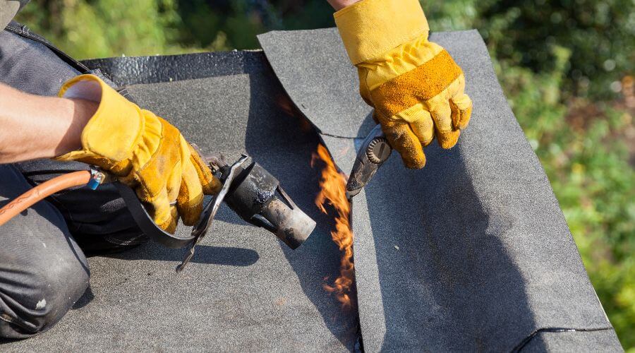 Professional gutter cleaning in Henefer, UT